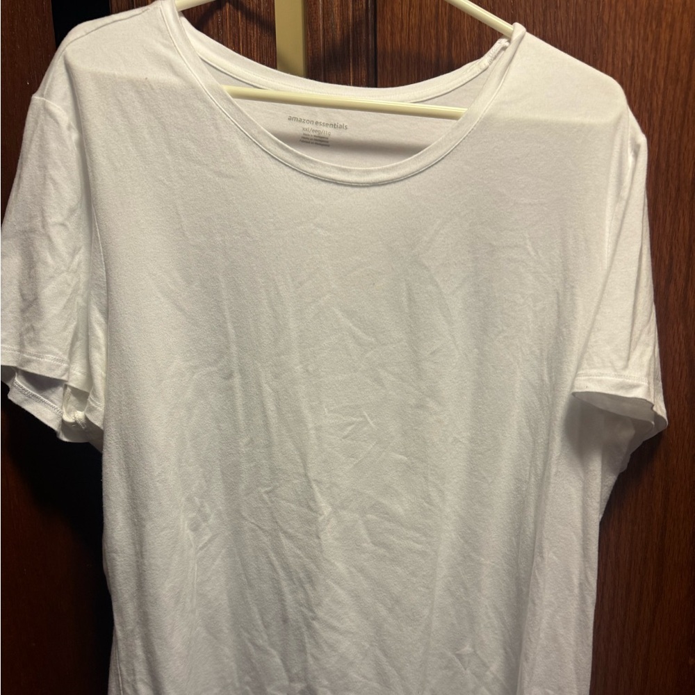 - Amazon essentials XXL t shirt in good condition